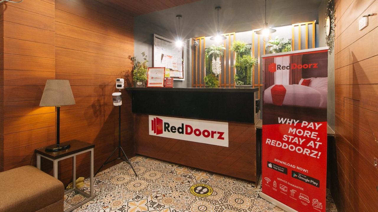 RedDoorz @ Gardenview Hotel GTower Angeles Exterior foto